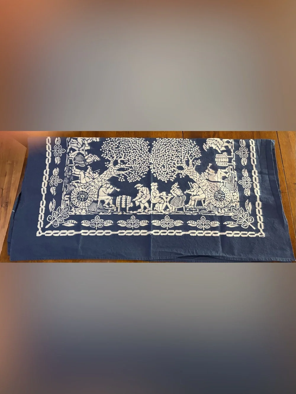 Vintage Folk Art Pattern “Bauerntanz” Table Cloth 30”x31”